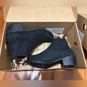 Blundstone model 1960 black nubuck size 6.5